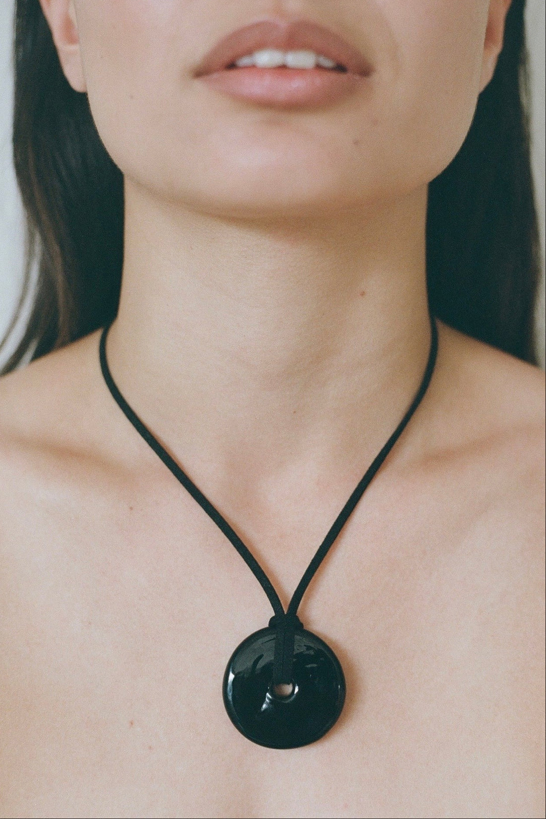 Camelia Necklace in Nero - By Ayllón